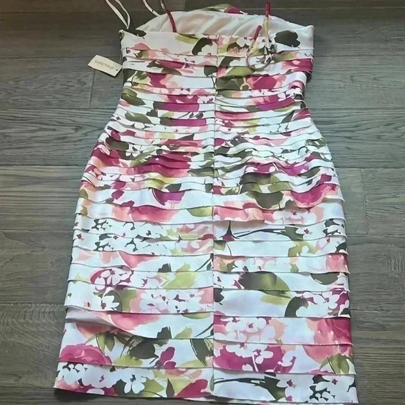 ✨🆕DRESSBARN🆕✨ | Tiered colourful floral dress - Picture 11 of 12